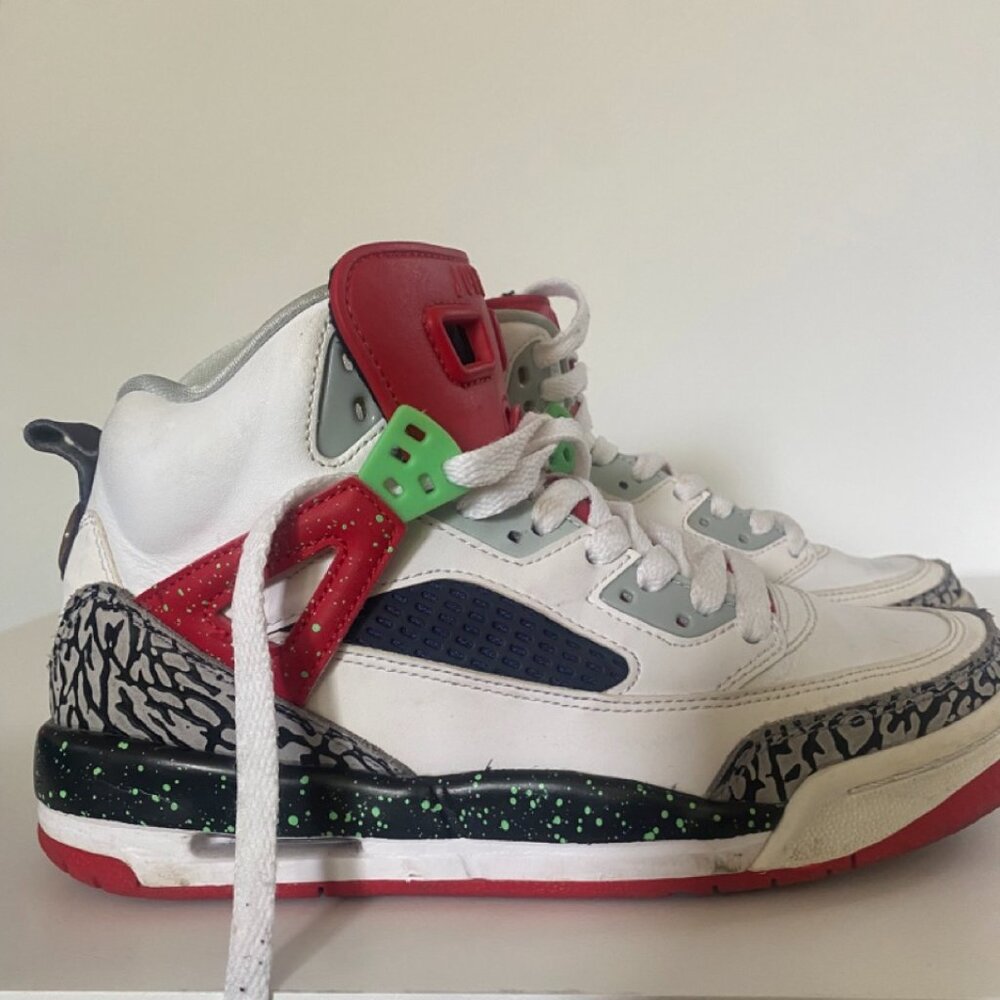 Jordan SpizikePoision Green size 5.5 y (7W)